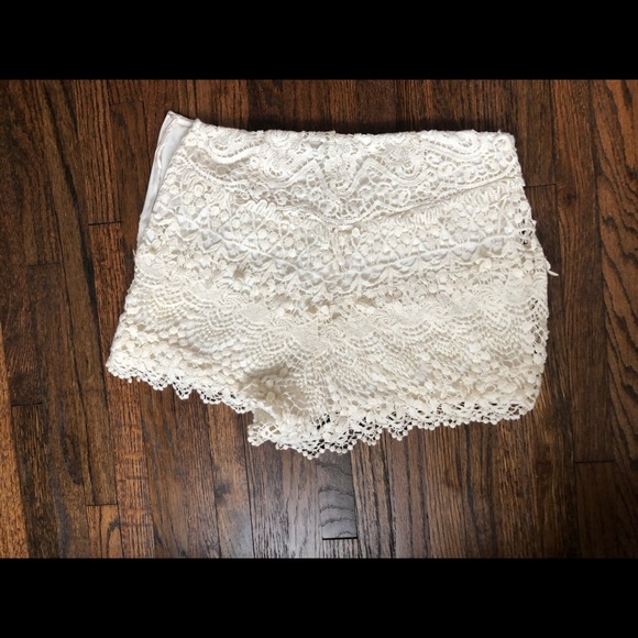 Lace shorts - Picture 3 of 3